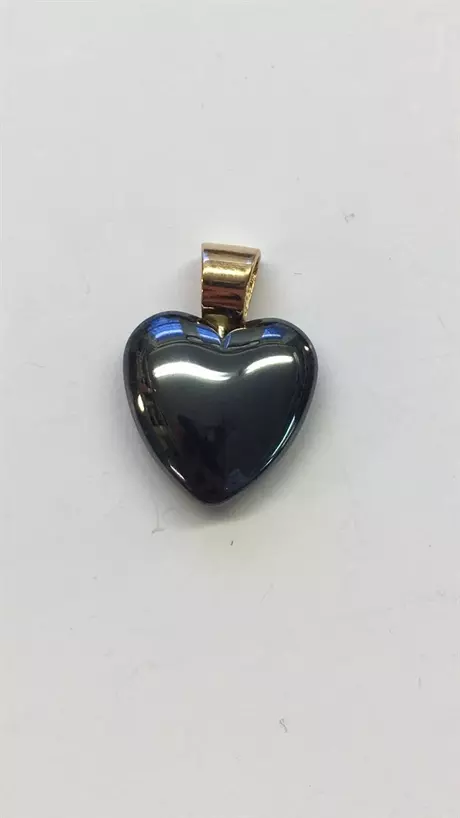 Hjärta i hematitsten 18K 181109H