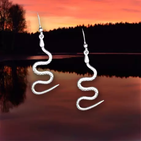 Ormen örhänge