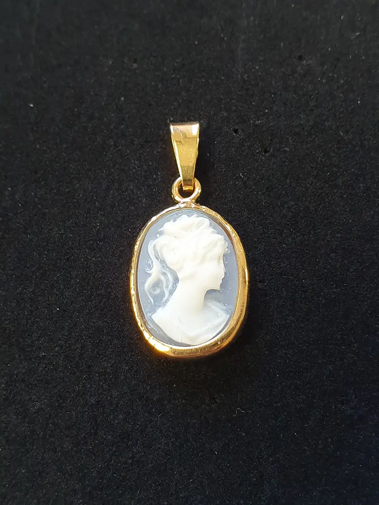 Camé hänge blå 18K 180736H