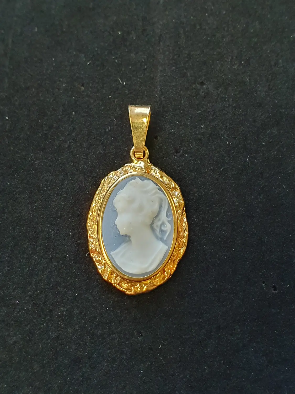 Camé hänge blå 18K 180925H