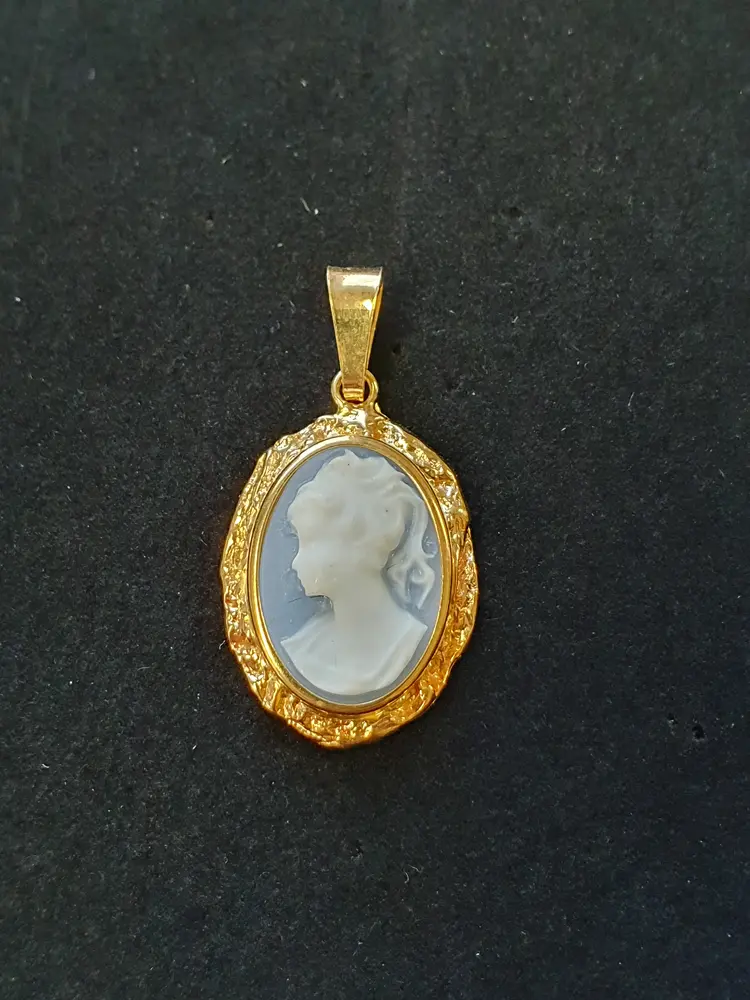 Camé hänge blå 18K 180925H