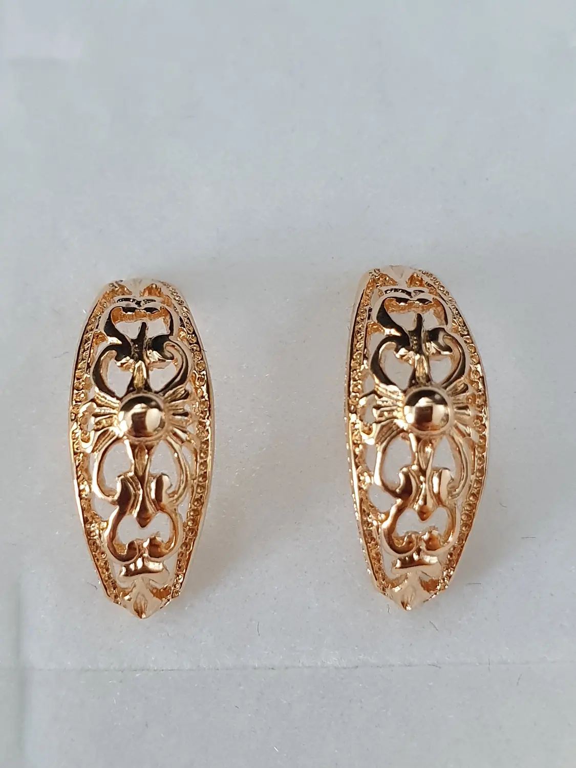Örhänge fasta 18K 180696Ö