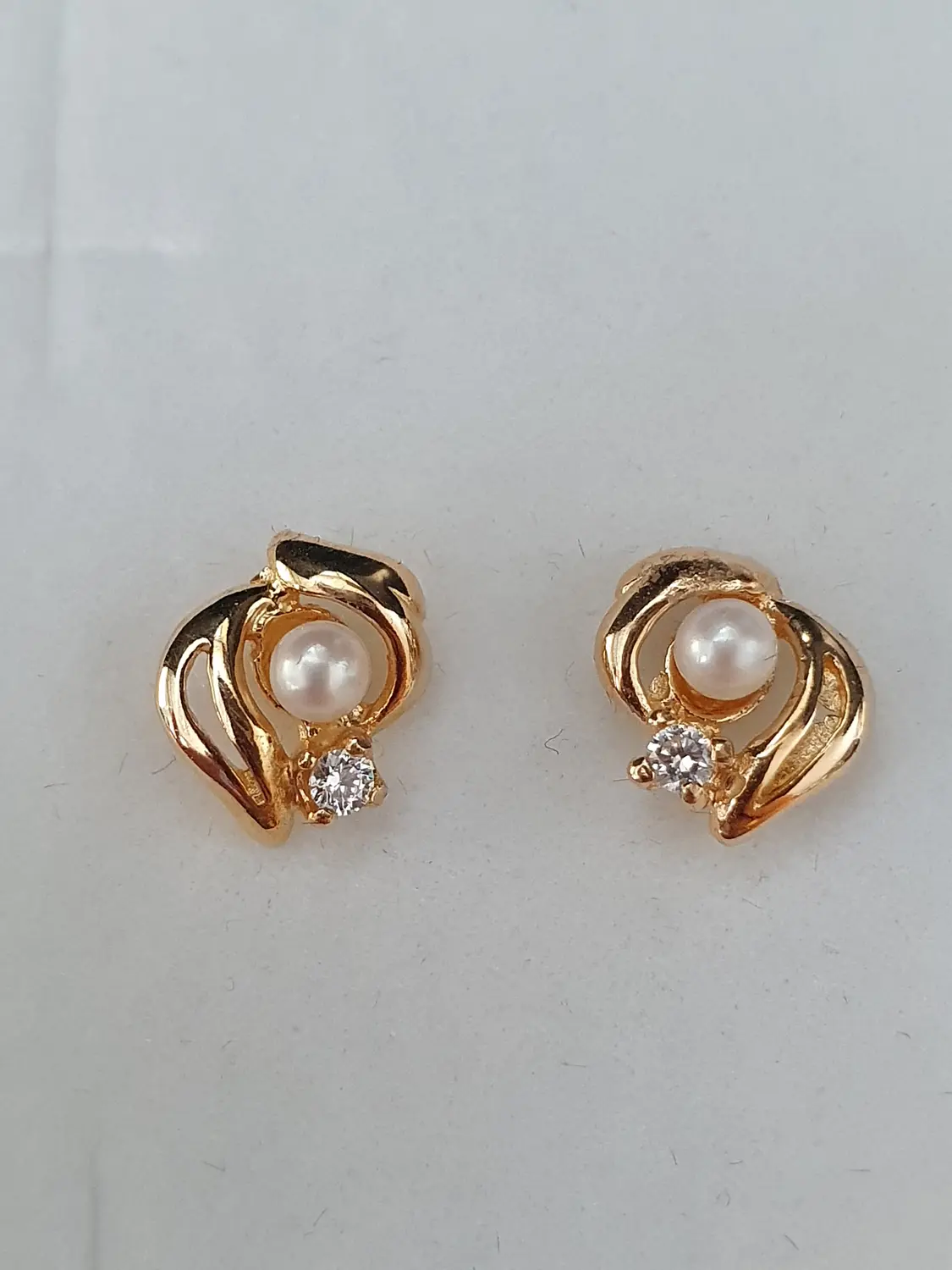 Örhänge m pärla/cz 18K 180750Ö