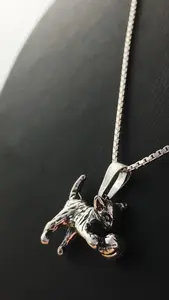 Lekande katt med boll silver 9250756H