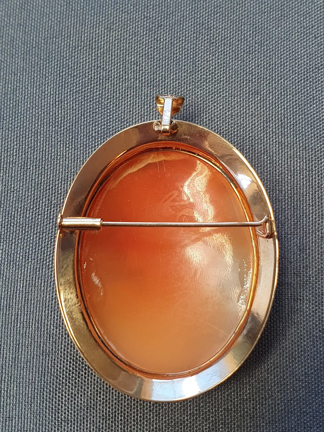 Camé hänge/brosch 9,6gr 18K