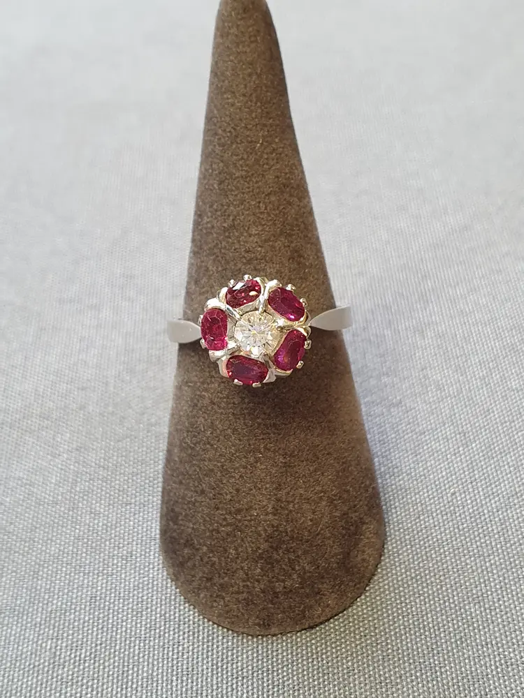 Ring m diamant o rubiner 54,0 4,2gr 18Kvg