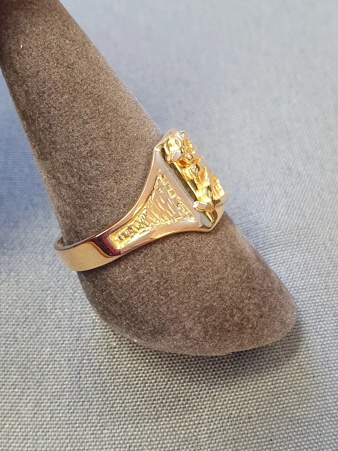 Klackring finskt lejon 18K 180768R