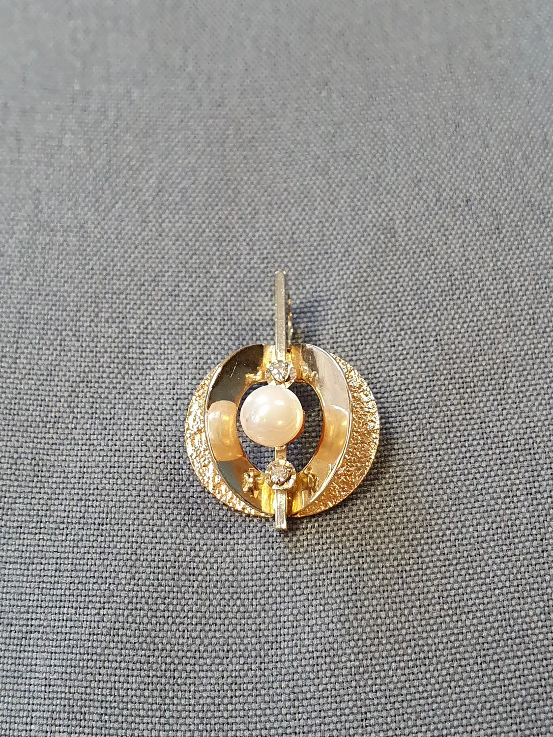 Hängsmycke m pärla och cz sten 2,0gr 18K