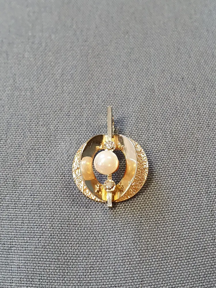 Hängsmycke m pärla och cz sten 2,0gr 18K