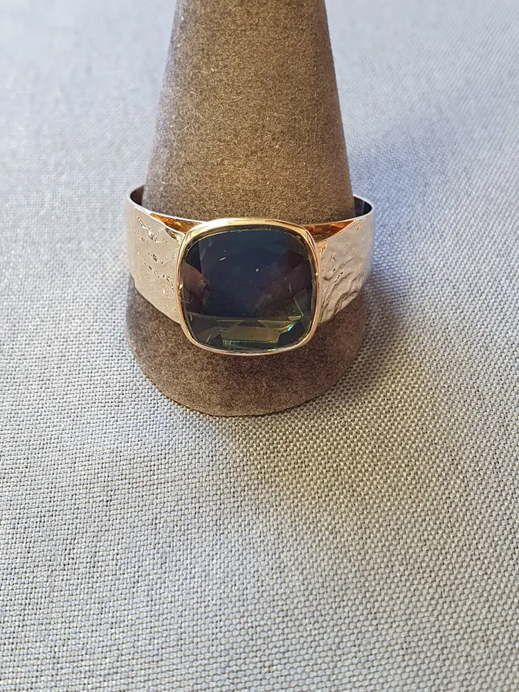 Klackring m grön glassten 72,0 5,9gr 18K