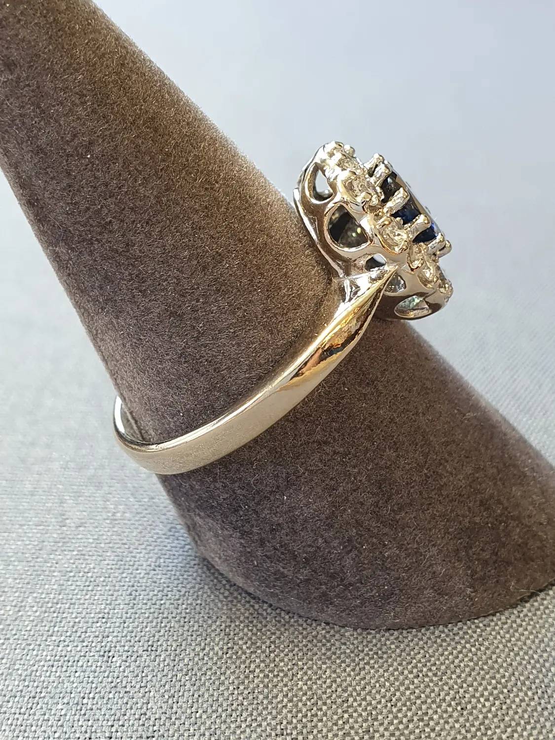 Camoséring med diamanter och safir 58,0 5,2gr 18K