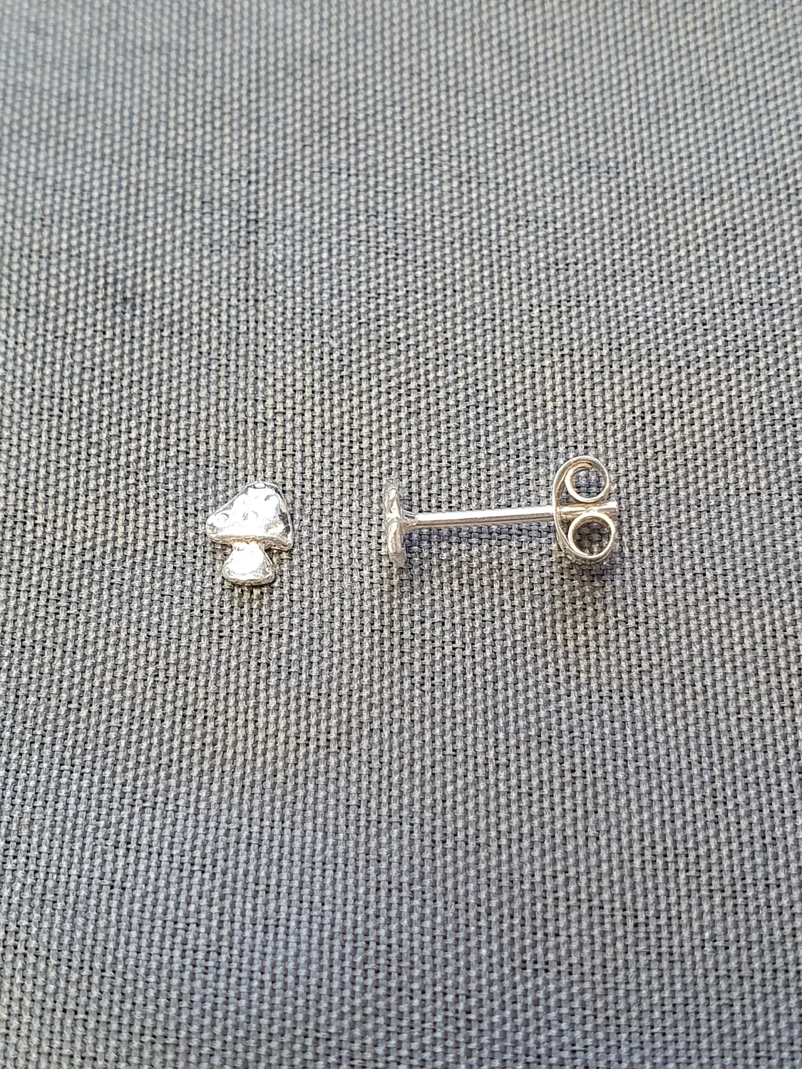 Silver örhängen 9250974E