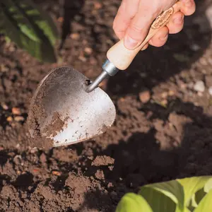 Planteringsspade hjärtformad