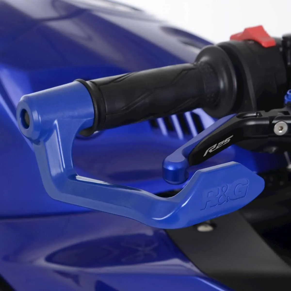 Produkt bilder Brake Lever Guard Black Yam Yzf R6 17  / Suzuki Gsx S750 17  / Triumph Str. Triple 765 Rs/R/S 17  / Aprilia 660 Tuono 21  / Honda Msx125 Grom 13 