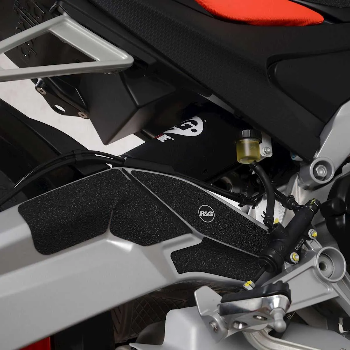 Produkt bilder Aprilia Rs660 21  660 Tuono 21  Boot Guard 3 Piece Right Side Only
