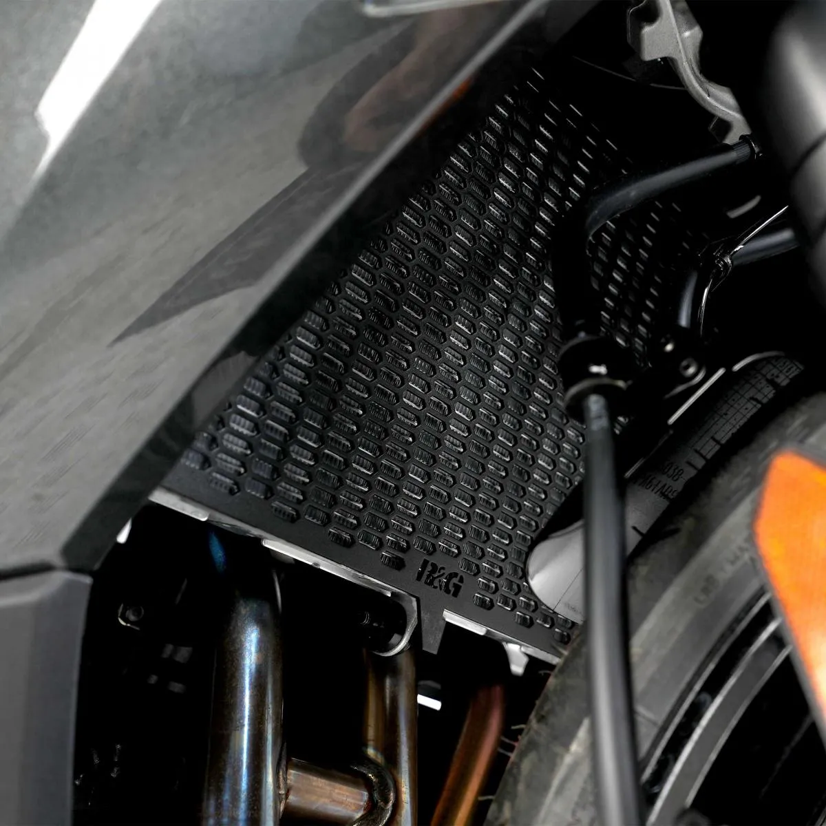 Produkt bilder Pro Radiator Guard Black   Kawasaki Z750s 07  / Z750r / Z800 / Z1000 10  / Z1000r 17  / Z1000sx / Versys 1000/1100 / Ninja 1000sx 20  / Ninja 1100sx 25 