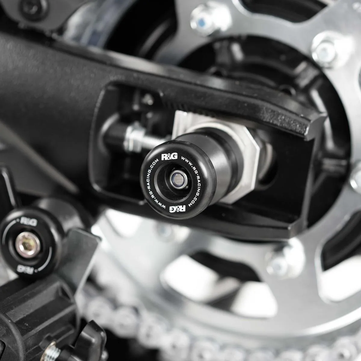 Produkt bilder Rear Spindle Sliders Suzuki Gsx 8s / Gsx 8r / V Strom 800 De 23 