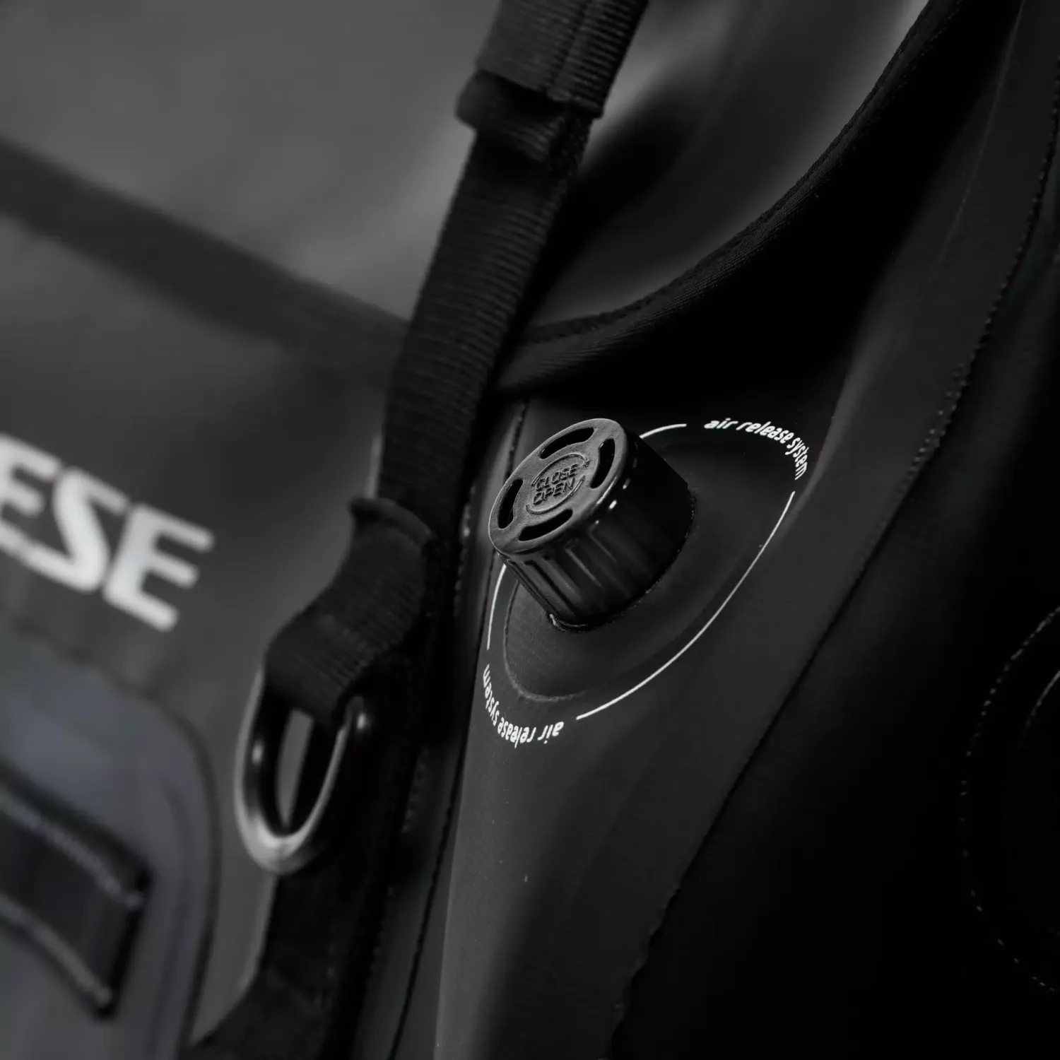 Produkt bilder Dainese Explorer WP Duffle Bag Svart 60L